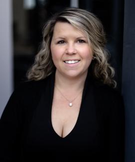 Lindsey Williams headshot